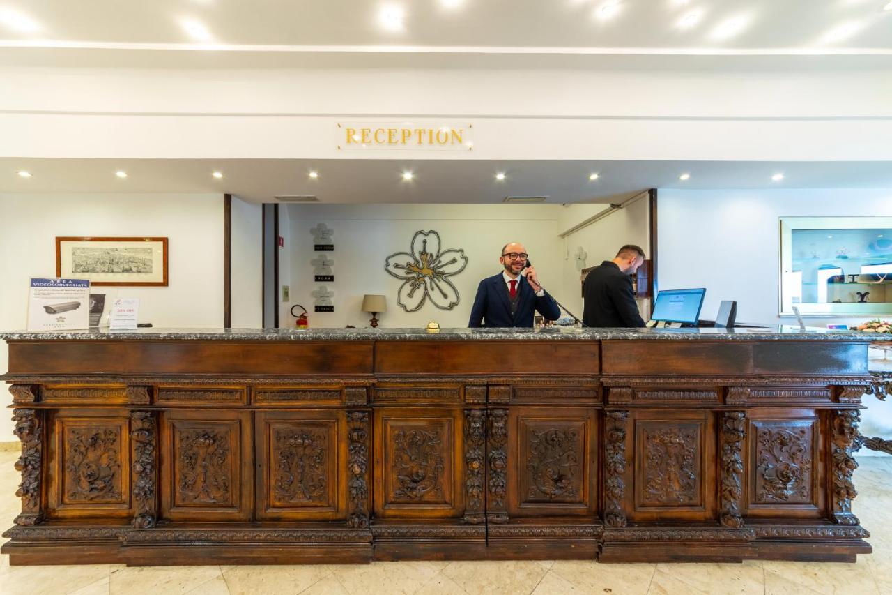 Hotel Sakura Torre del Greco Buitenkant foto