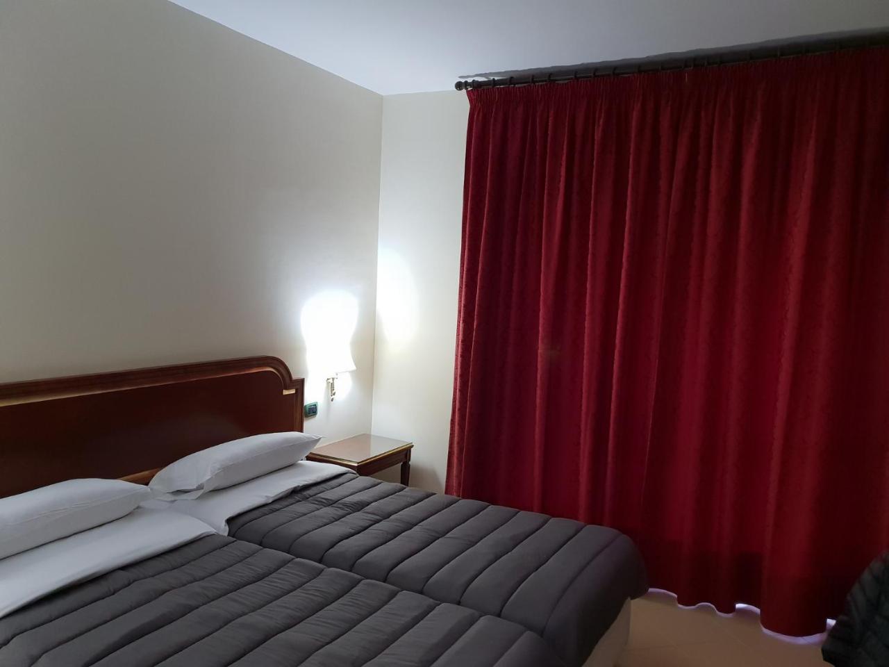 Hotel Sakura Torre del Greco Buitenkant foto